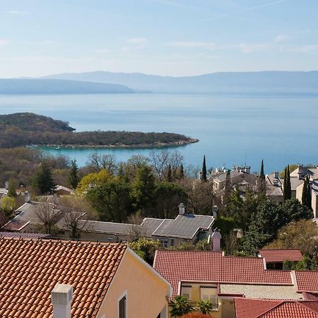 Apartment Galerija By El-Pi Tours Njivice Dış mekan fotoğraf