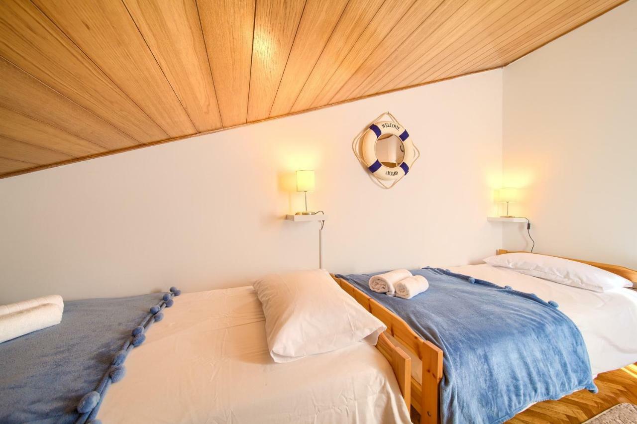 Apartment Galerija By El-Pi Tours Njivice Dış mekan fotoğraf