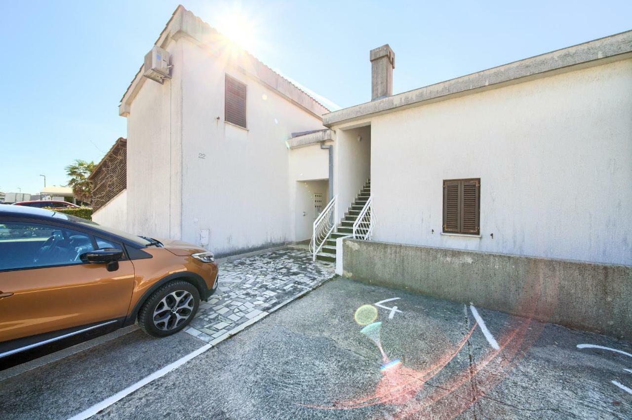 Apartment Galerija By El-Pi Tours Njivice Dış mekan fotoğraf